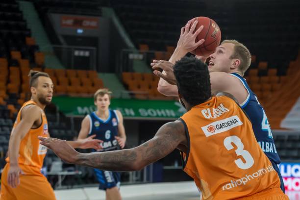 致命一传的 致命一传的